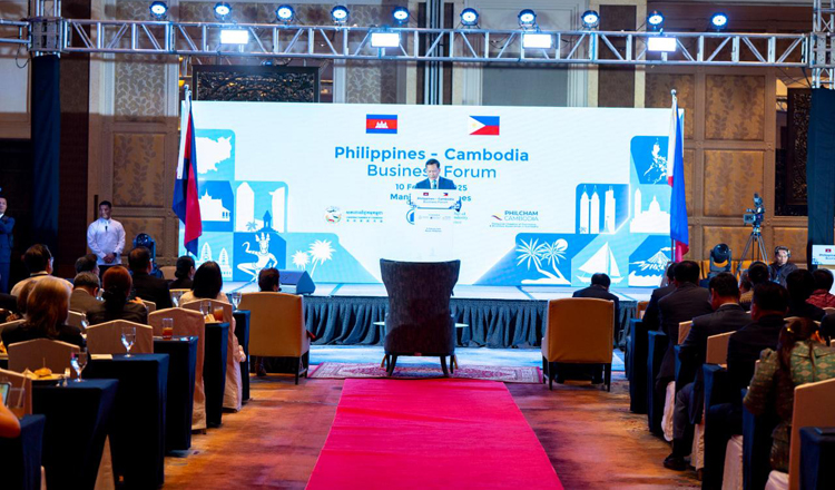 Cambodia offers thriving market for global investors, says PM